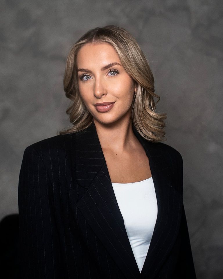 Oona Komi, Komi Median perustaja ja paid social -asiantuntija